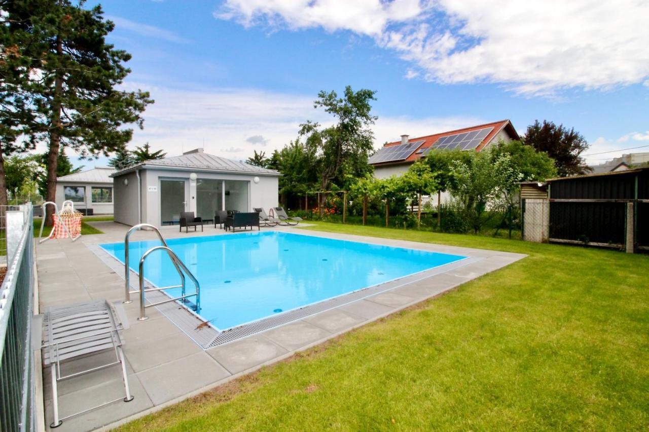 Maureen Lovely 2 Bedroom Unit With Community Pool Wina Bagian luar foto